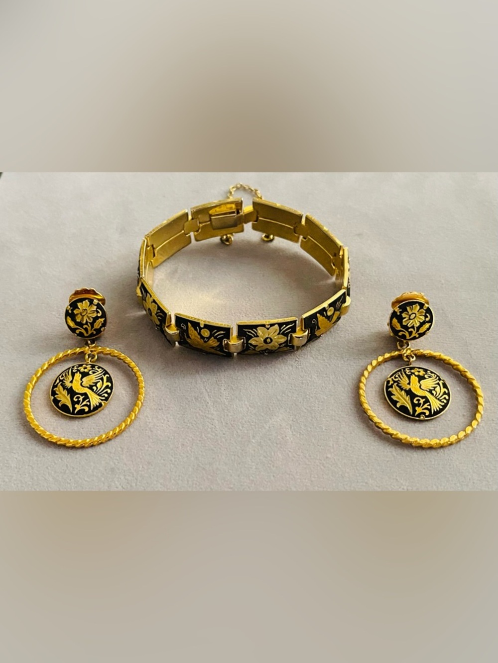 DAMASCENE LINK BRACELET & HOOP CLIP EARRINGS/NEW/DOVE GOLD INLAY ON BLACK/SPAIN/